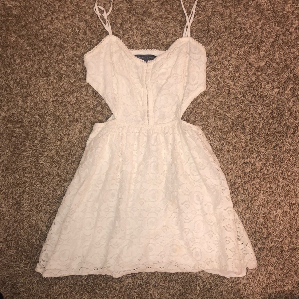 Petite white Kendall & Kylie dress